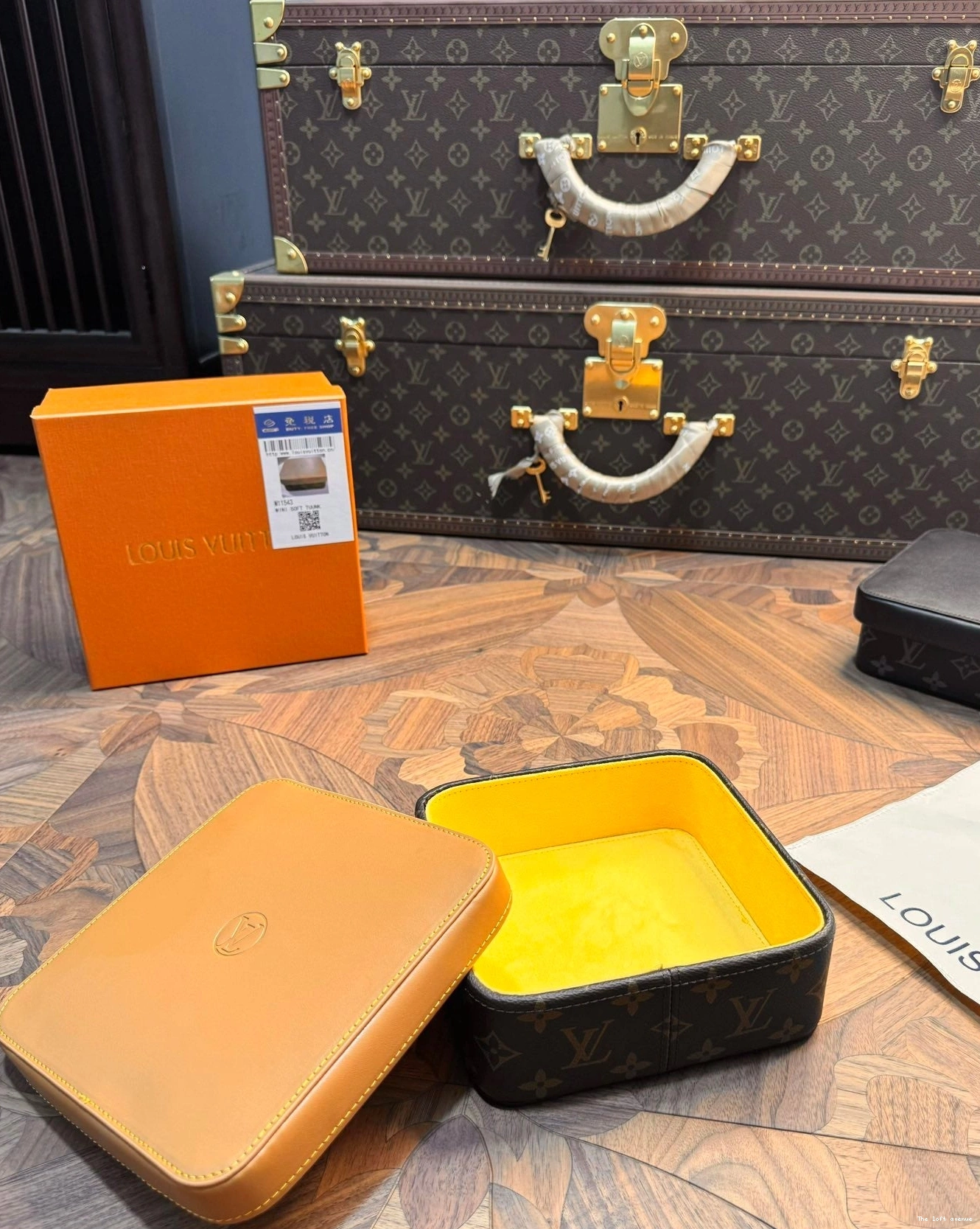 CUSTOM BOX JEWELRY SQUARE LV YELLOW 0723